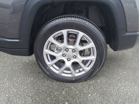 Certified 2022 Jeep Compass Latitude AWD/4WD image 31