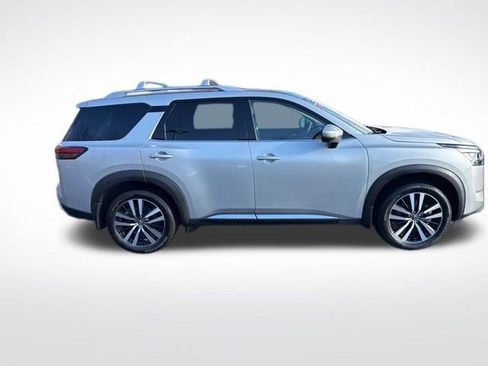 Used 2024 Nissan Pathfinder Platinum w/ Cargo Package image 6