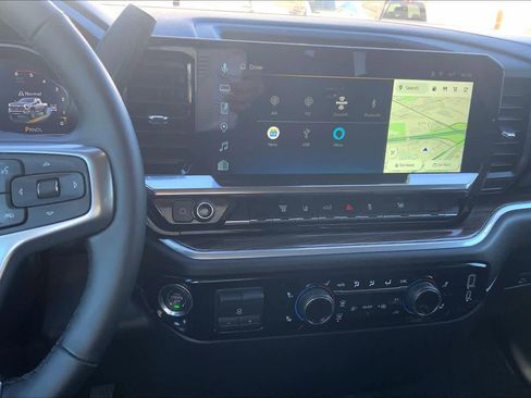 Used 2025 Chevrolet Silverado 2500 LT w/ Convenience Package image 7