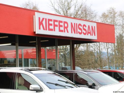 Used 2025 Nissan Rogue SV AWD/4WD image 7
