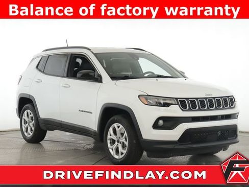Used 2025 Jeep Compass Latitude image 1