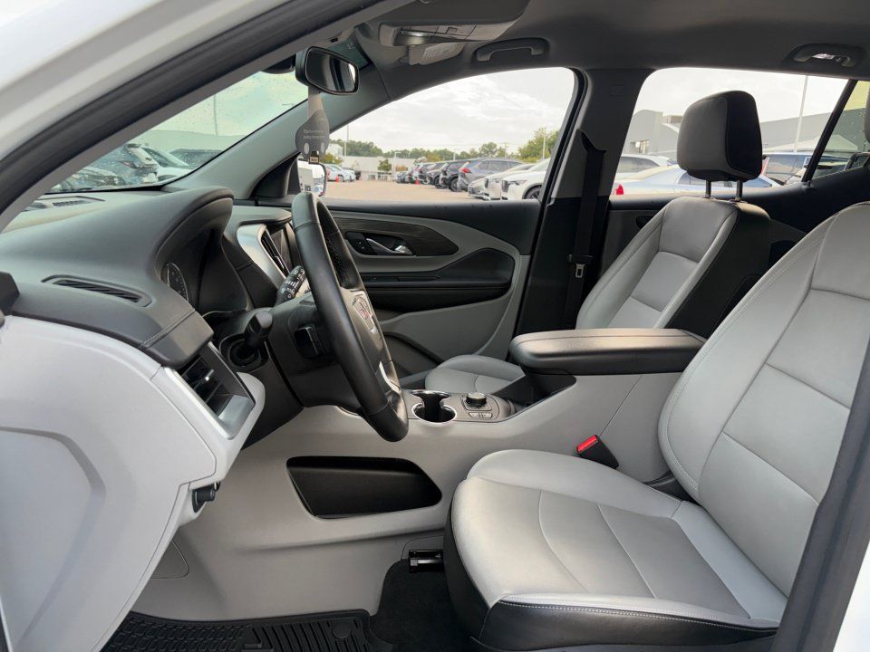 Used 2024 GMC Terrain SLT FWD image 30