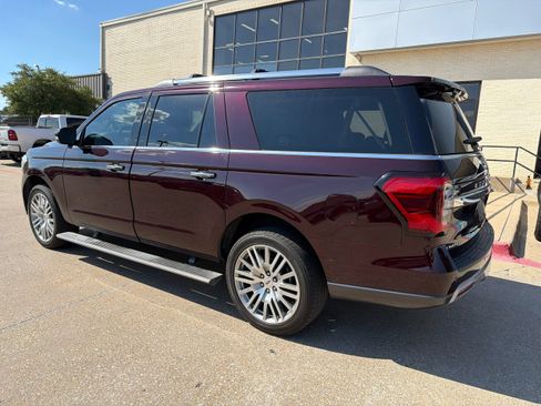 Used 2024 Ford Expedition Max Limited RWD image 2