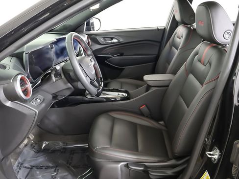 Used 2025 Chevrolet Trax RS w/ Driver Confidence Package image 31