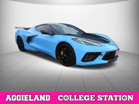 Used 2022 Chevrolet Corvette Stingray Preferred Cpe w/ Z51 Performance Package RWD image 3