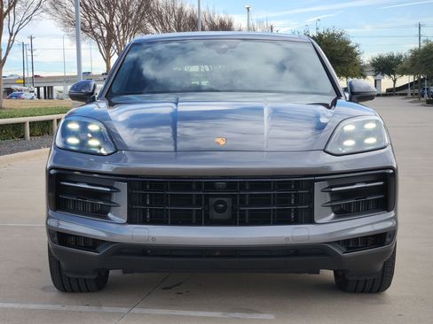 Used 2024 Porsche Cayenne S image 8