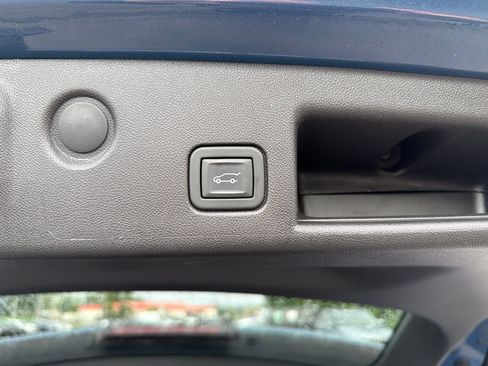 Used 2024 Chevrolet Equinox LT w/ LPO, Floor Liner Package FWD image 28