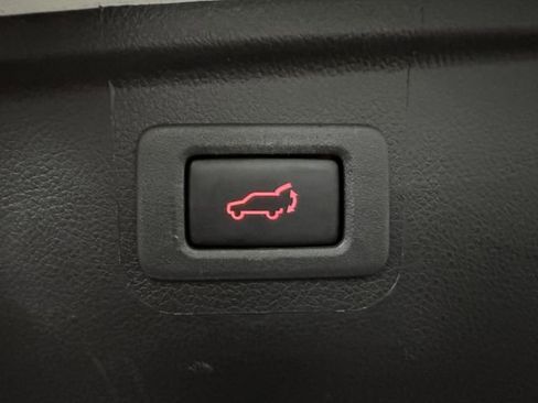 Used 2018 Subaru Outback 2.5i Premium image 18