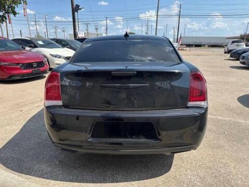 Used 2022 Chrysler 300 S RWD image 7