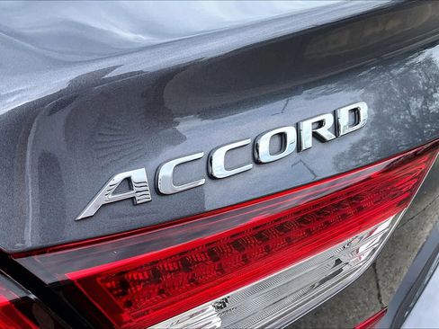 Used 2022 Honda Accord Touring image 31