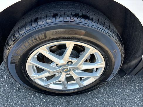 Certified 2024 Chevrolet Equinox LT FWD image 25
