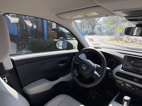 Certified 2023 Honda HR-V LX image 17