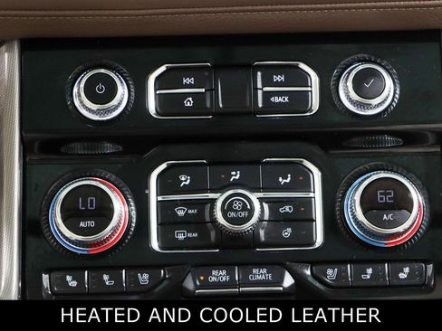 Used 2024 GMC Yukon Denali w/ Advanced Technology Package AWD/4WD image 21