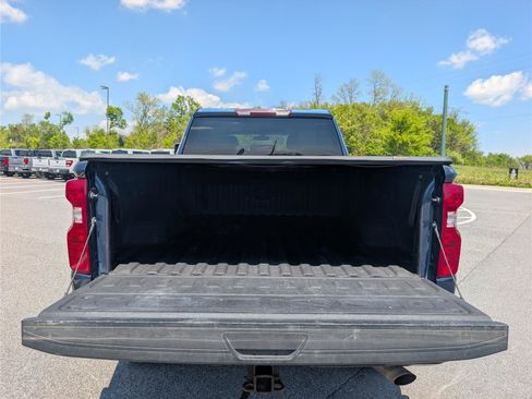 Used 2022 Chevrolet Silverado 2500 Custom w/ Custom Convenience Package AWD/4WD image 12