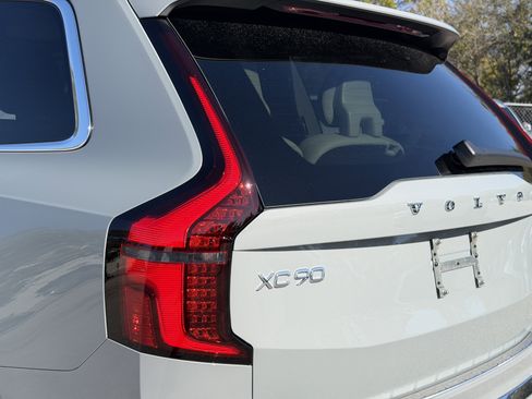 New 2026 Volvo XC90 T8 Ultra w/ Protection Package Premier image 9
