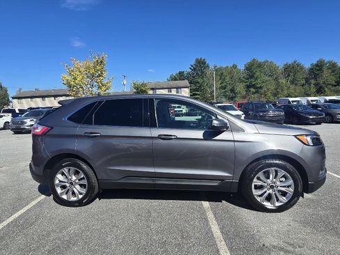 Used 2023 Ford Edge Titanium image 2