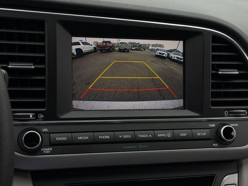 Used 2017 Hyundai Elantra SE FWD image 12
