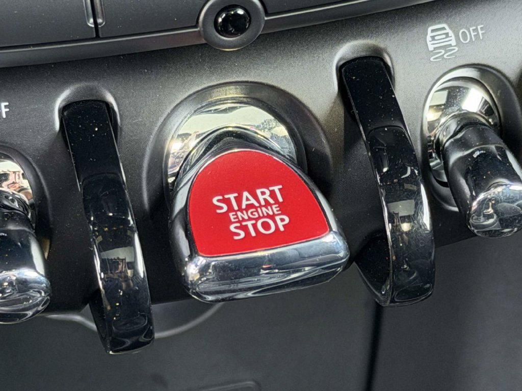 Used 2024 MINI Cooper S w/ Signature Upholstery Package FWD image 22