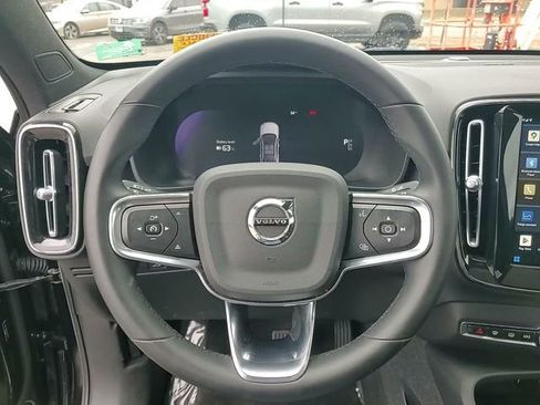 Used 2023 Volvo C40 P8 Recharge Ultimate image 18