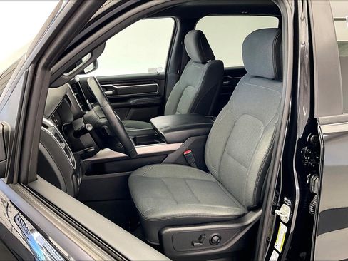 Used 2022 RAM 1500 Big Horn AWD/4WD image 17