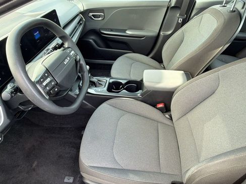 Used 2025 Kia K4 FWD image 5