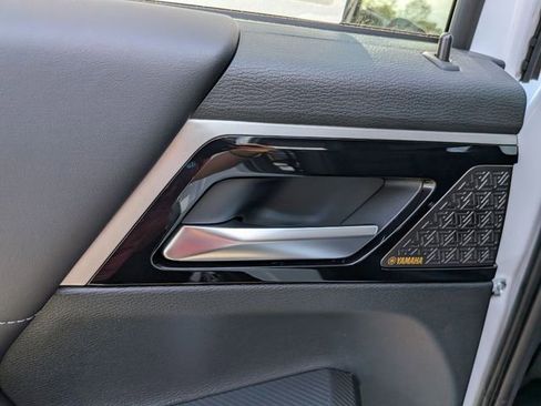 New 2026 Mitsubishi Outlander SE image 25