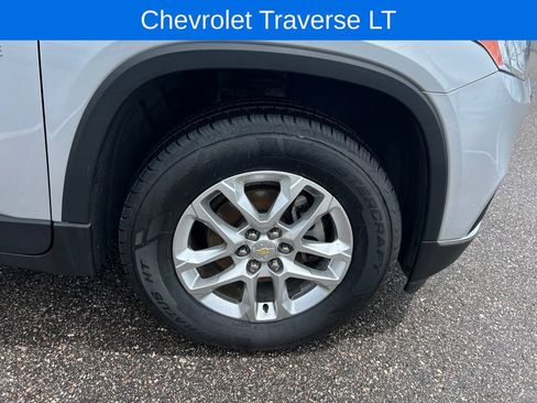 Used 2020 Chevrolet Traverse LT FWD image 9