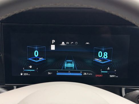 Used 2025 Hyundai Elantra SEL image 33