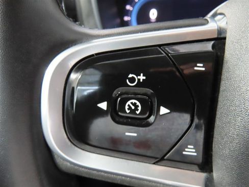 Used 2023 Volvo XC60 B5 Plus AWD/4WD image 15
