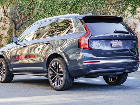 New 2026 Volvo XC90 B5 Plus w/ Protection Package image 4