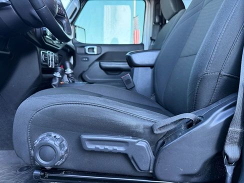 Used 2019 Jeep Wrangler Unlimited Sport S image 10