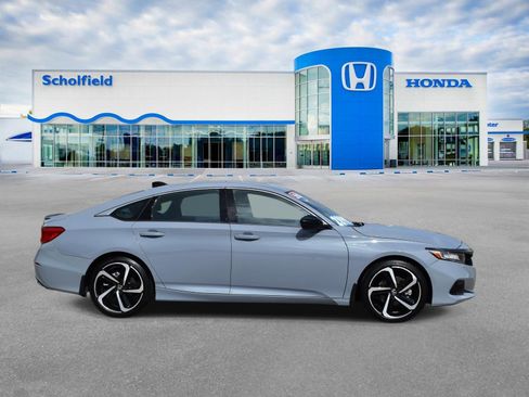 Used 2022 Honda Accord Sport image 2