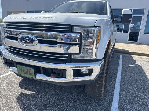 Used 2017 Ford F250 Lariat w/ Lariat Ultimate Package image 3