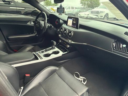 Used 2019 Kia Stinger GT1 RWD image 5