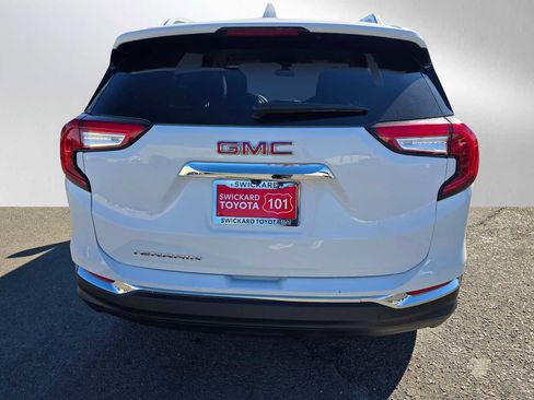 Used 2024 GMC Terrain SLT image 4