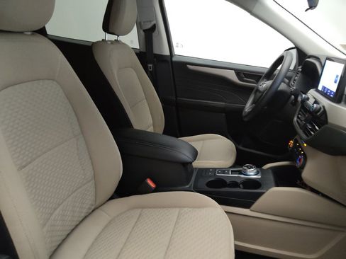 Used 2022 Ford Escape SE FWD image 21