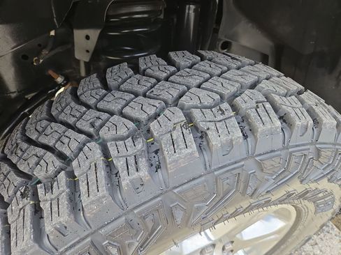 Used 2023 RAM 2500 Big Horn w/ Protection Group image 11