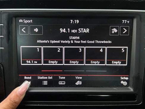 Used 2017 Volkswagen GTI SE image 31