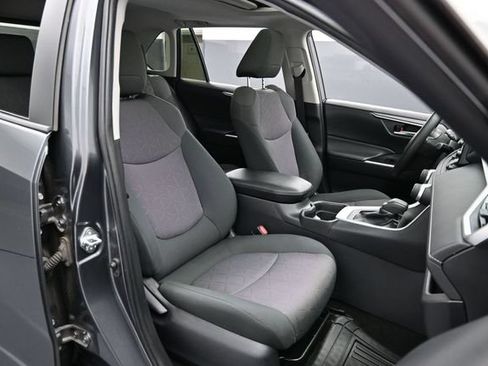 Used 2019 Toyota RAV4 XLE FWD image 28