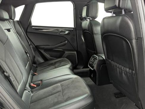 Used 2018 Porsche Macan Sport Edition image 19