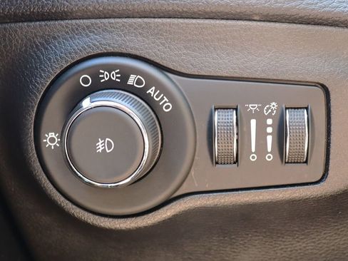 Used 2020 Jeep Compass Latitude FWD image 41