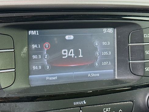 Used 2017 Kia Sorento LX image 21