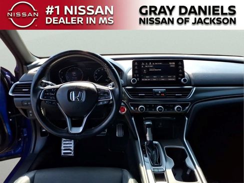 Used 2018 Honda Accord Sport image 8