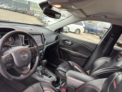 Used 2020 Jeep Cherokee Trailhawk w/ Cold Weather Group AWD/4WD image 25