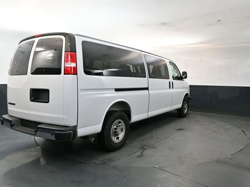 Used 2025 Chevrolet Express 3500 LT w/ LT Preferred Equipment Group RWD image 5