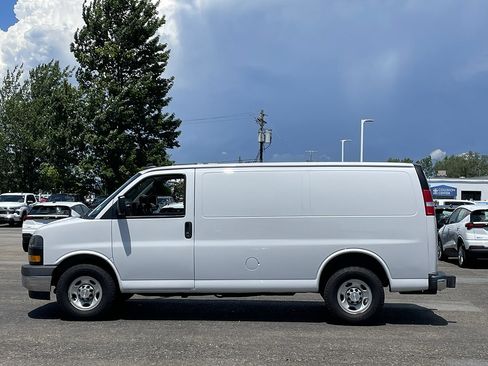 Used 2019 GMC Savana 2500 w/ Driver Convenience Package RWD image 5