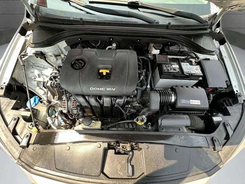 Used 2017 Hyundai Elantra Limited w/ Cargo Package image 41