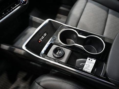 New 2026 Chevrolet Equinox LT w/ Convenience Package II image 18