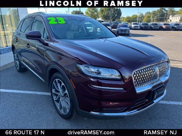 Used 2023 Lincoln Nautilus Reserve AWD/4WD image 11