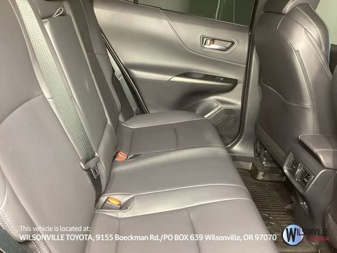 Used 2024 Toyota Venza Nightshade image 5